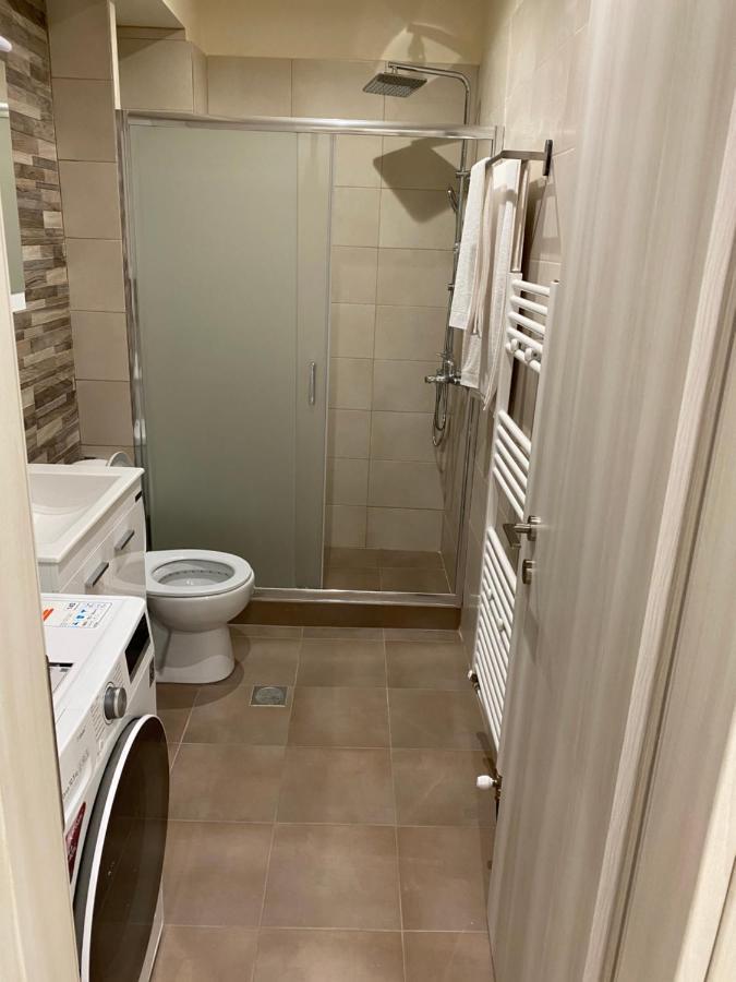Great Alexander Street, Larisa Apartman Kültér fotó